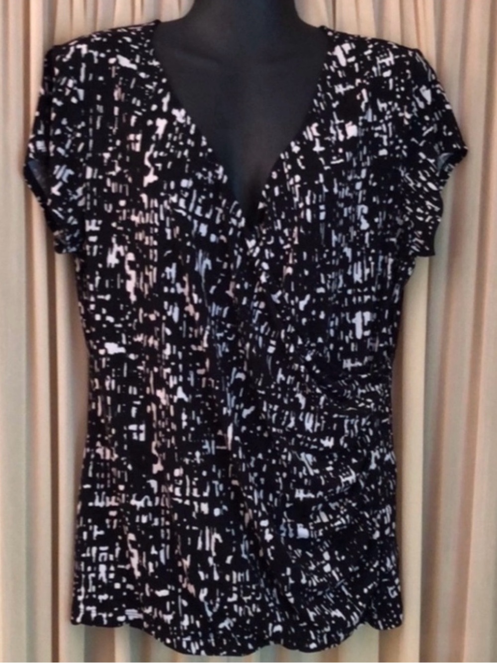 Beautiful Apt. 9 Wrap Around XL Blouse